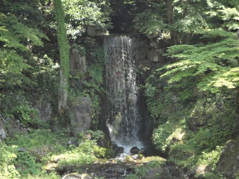 Kanazawa Private Tour - Midoritaki Waterfall in Kenrokuen