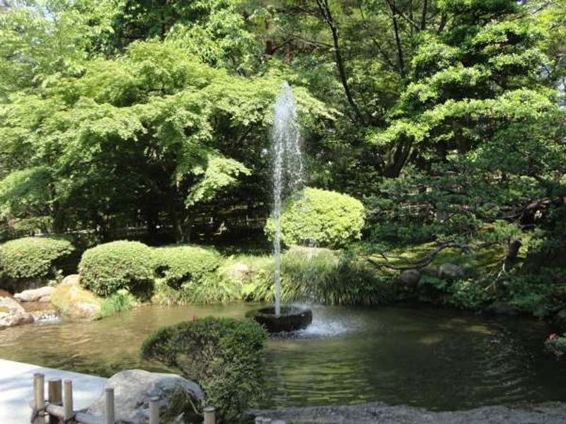 Kanazawa Private Tour - Fountain in Kenrokuen