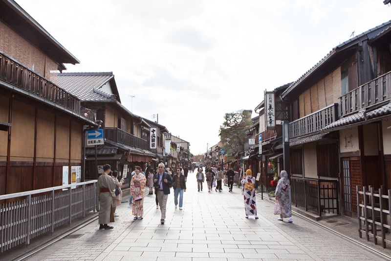 Kyoto Private Tour - Hanami-koji alley, the main street of Gion district
