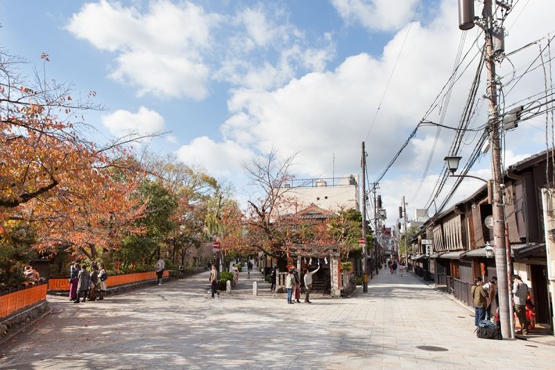 Kyoto Private Tour - Gion Shimbashi, a popular photo-taking spot among newly-weds.
