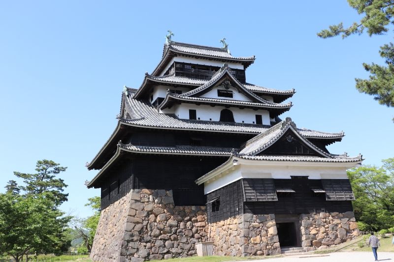 Shimane Private Tour - Matsue Castle: It is one of the last remaining original feudal castles in Japan.