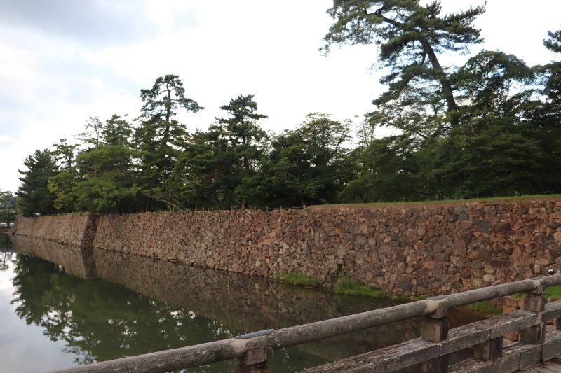 Shimane Private Tour - Matsue Castle: Stone wall of the castle