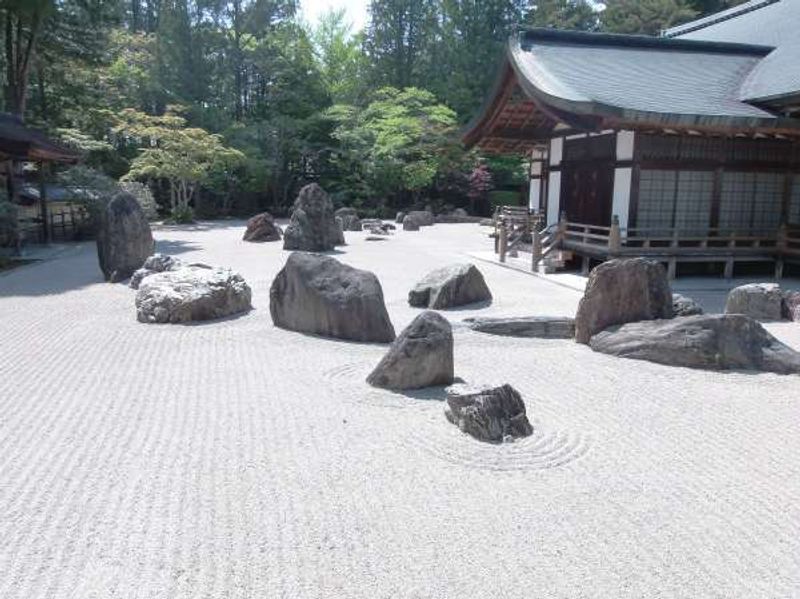 Wakayama Private Tour - A huge dry landscape at Kongobuji Temple