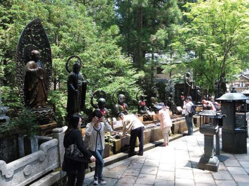 Wakayama Private Tour - People pray for good health,luck,and business success.