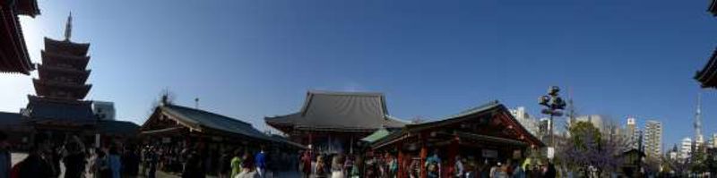 Tokyo Private Tour - The main building of Asakusa temple