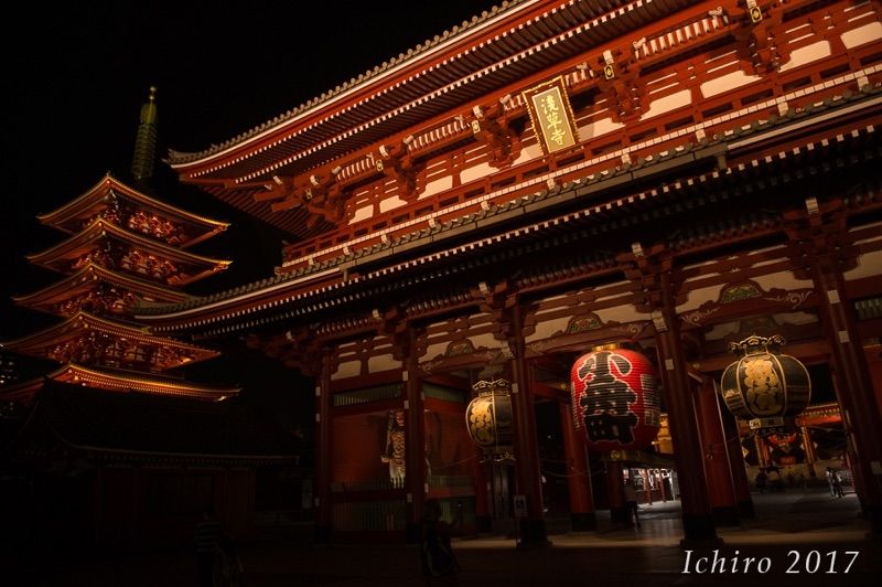 Tokyo Private Tour - Asakusa's Senso-ji temple is one of the top tourist spots in Tokyo. Night time walking is comfortable with less people.