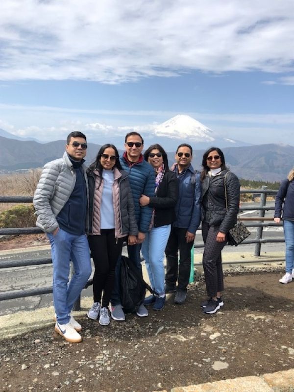 Hakone Private Tour - The gentle clients at Owakudani with Mt. Fuji behind