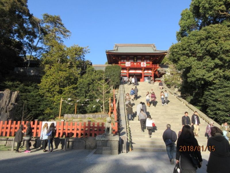 Kamakura Private Tour - Tsurugaoka Hachimangu Shrine (Shogun Minamoto Yoritomo made it the core of planned city of Kamakura where the first military government was placed in Japan.)