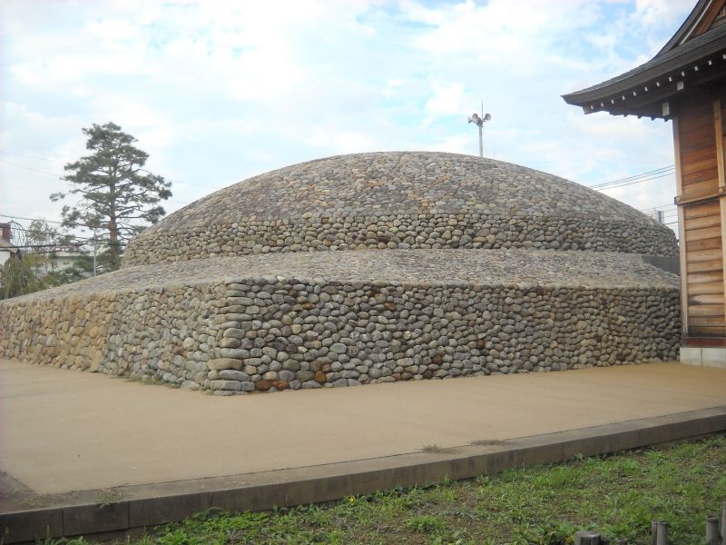 Tokyo Private Tour - Optional :  Reproductied old tomb. Originally built 1350 years ago.