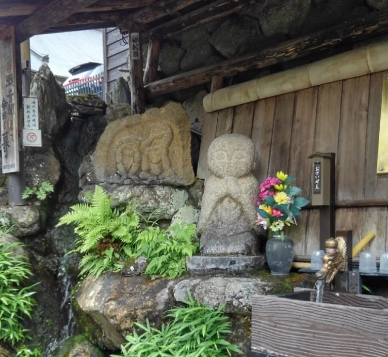 Gifu Private Tour - small guardian of children 