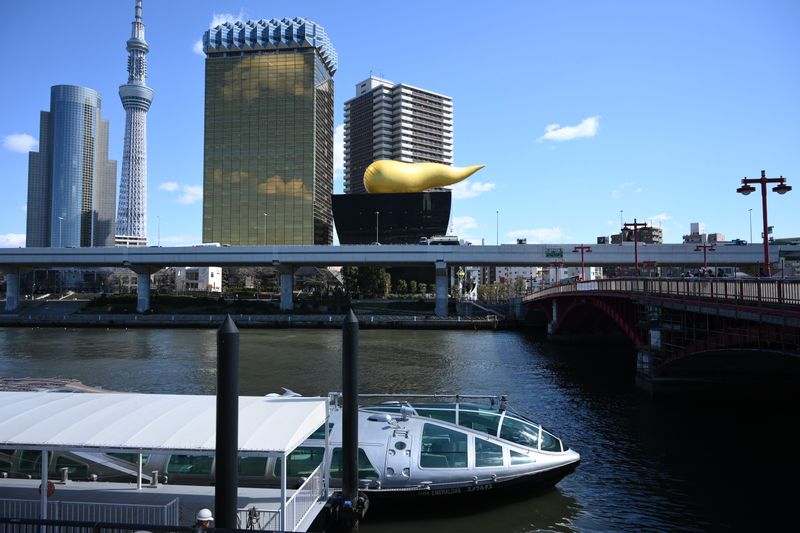 Tokyo Private Tour - Iconic golden building with Tokyo Skytree view from Sumida River. 