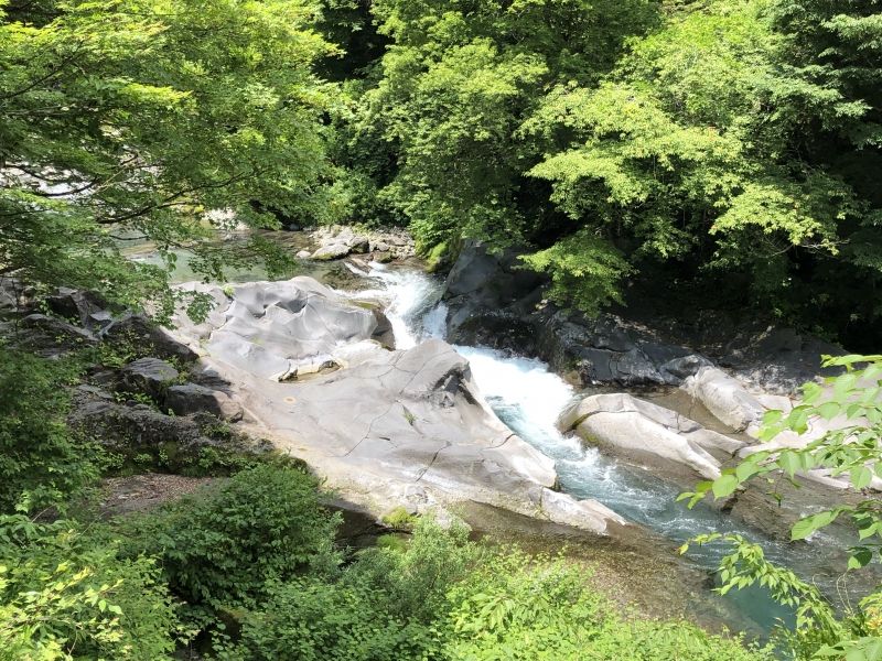 Tochigi Private Tour - Daiya river in Kanmanngafuchi,
This is the river where the current suddenly accelerates due to the lava blocking the river. Because the river flows with the echo of kanman, it was named Kanmangafuchi. Your can enjoy the wonder of the sound and scenery of the Daiya river.