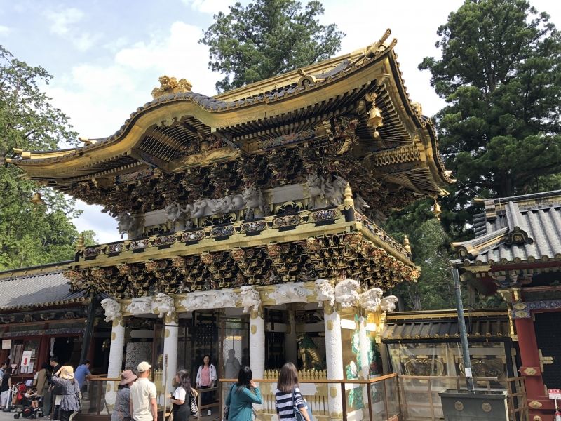 Tochigi Private Tour - Toshogu 
Toshogu Shrine is the mausoleum of Togugawa Ieyasu, the founder of the Tokugawa Shogunate that ruled Japan for about 260
years. Ieyasu is enshrined at Toshogu as the deity Tosho Daigongen,"Great Deity of the East Shining Light. Initially a relatively simple mausoleum,Toshogu  was enlarged into the spectacular complex seen today by Ieyasu's grandson, Iemitsu during the first half of the 1600s. The lavishly decorated shrine complex consists of more than a dozen buildings in a beautiful forest. Countless wood carvings and large amounts of gold leaf were used to decorate the buildings in a way not seen else where in Japan.