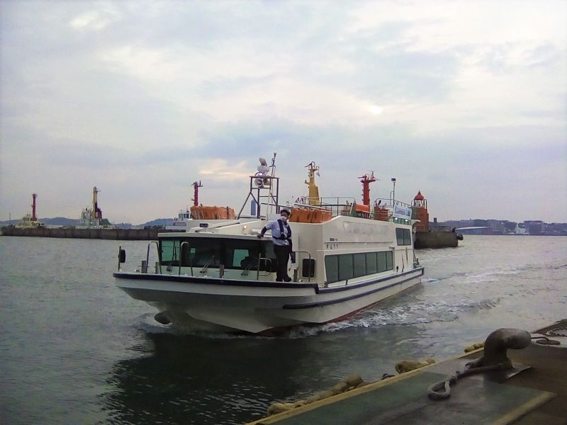 Fukuoka Private Tour - Let's take a jet boat from Karato to Moji, only 5 minutes ride!