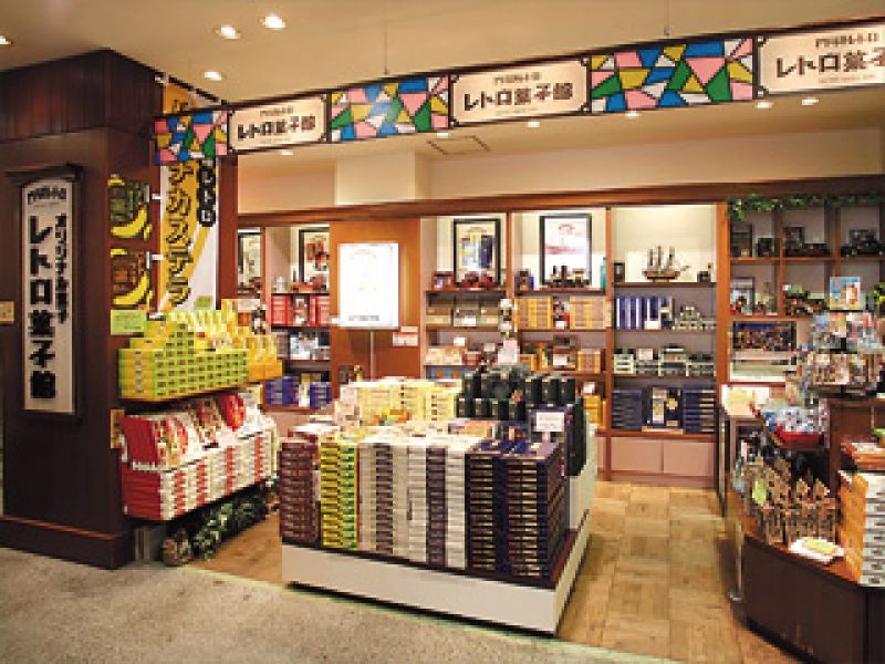 Fukuoka Private Tour - Enjoy some souvenir shopping.