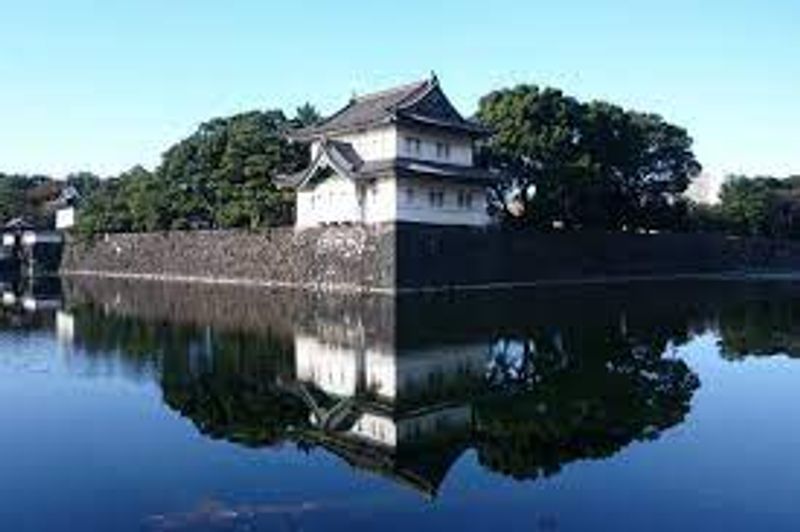 Tokyo Private Tour - Wachturm und Wassergraben