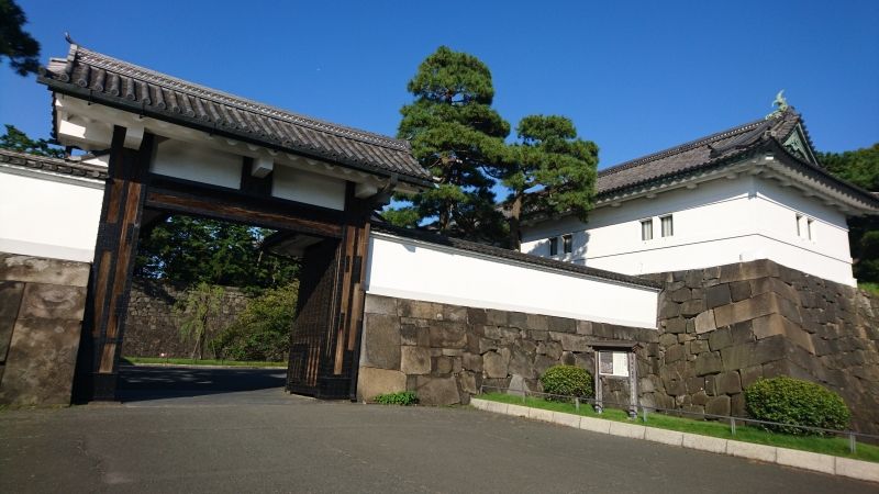 Tokyo Private Tour - La porte de Sakurada-mon au  palais impérial