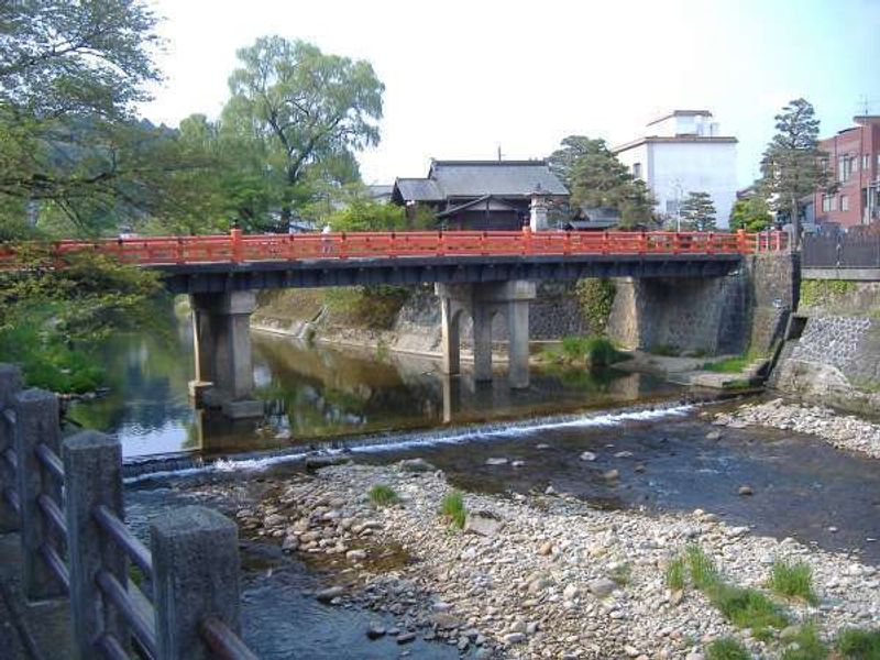 Gifu Private Tour - Nakabashi bridge crossing on the Miyagawa river.