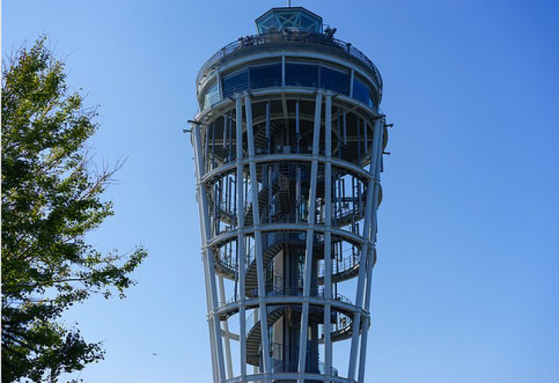 Tokyo Private Tour - The Sea Candle of Enoshima island
The Enoshima Sea Candle is 60m high and 119.6m above sea level. You can enjoy beautiful panoramic views of Oshima island to the south, Mt Fuji to the west and the Miura Peninsula to the east.　This is one of greatest scenic spots in Japan to see the Pacific Ocean.