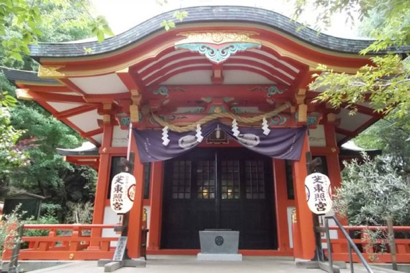 Tokyo Private Tour - Shiba-Toshogu Shrine dedicated to the first Shogunate of the Edo era