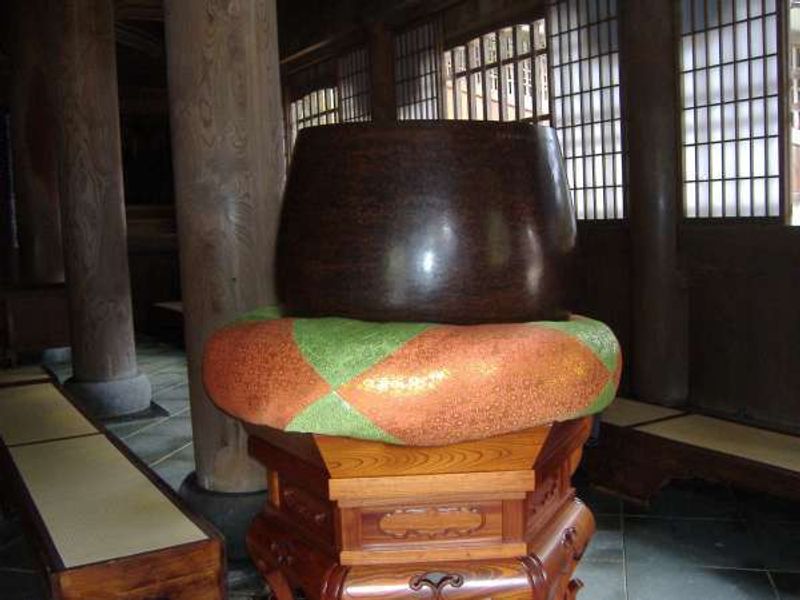 Fukui Private Tour - A big drum which is used at sutra chant.