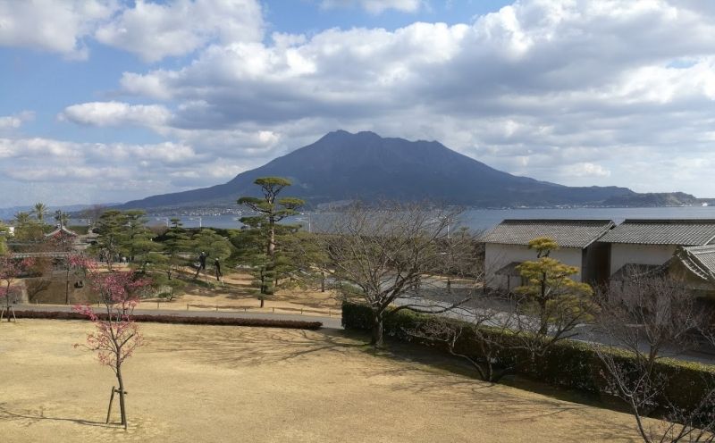 Kagoshima Private Tour - 從仙巌園的餐廳二樓可遠眺櫻島火山