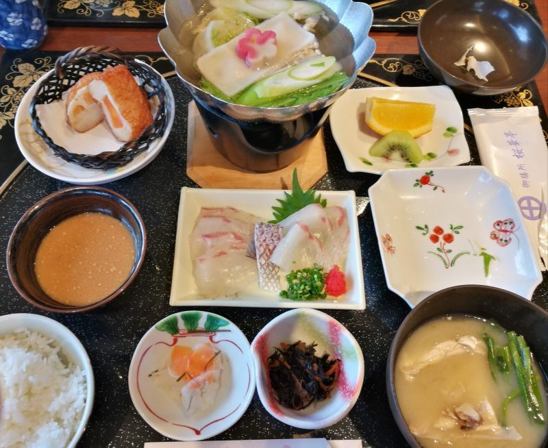 Kagoshima Private Tour - 午飯可以選擇在仙巌園的餐廳享用當地的特色料理