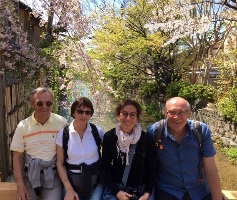 Kyoto Private Tour - Nice couples taking a rest for a while at Gion