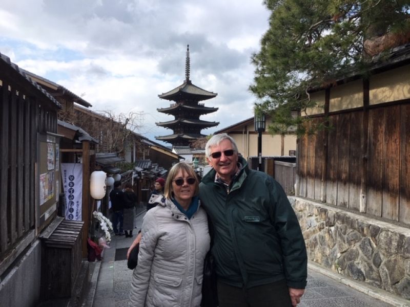 Kyoto Private Tour - Lovely couple from the UK against the backdrop of Yasaka Pagoda, on the way to Ninenzaka-Sannenzaka alleys