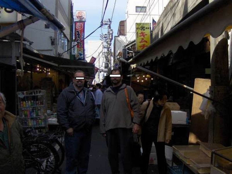 Tokyo Private Tour - Tsukiji chaotic food market. 