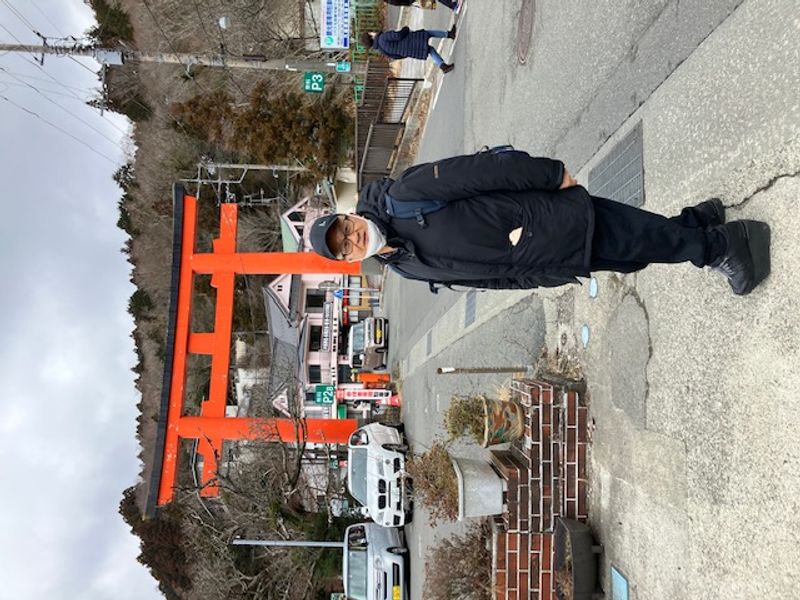 Hakone Private Tour - Let’s go to take photos at Hakone Shrine (red Torii) just nearby to the lake.