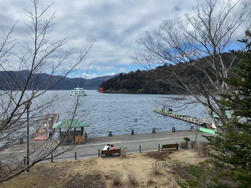 Hakone Private Tour - After getting off pirates ship, let’s take a rest at this coffer&bread restaurant to view Ashi Lake.