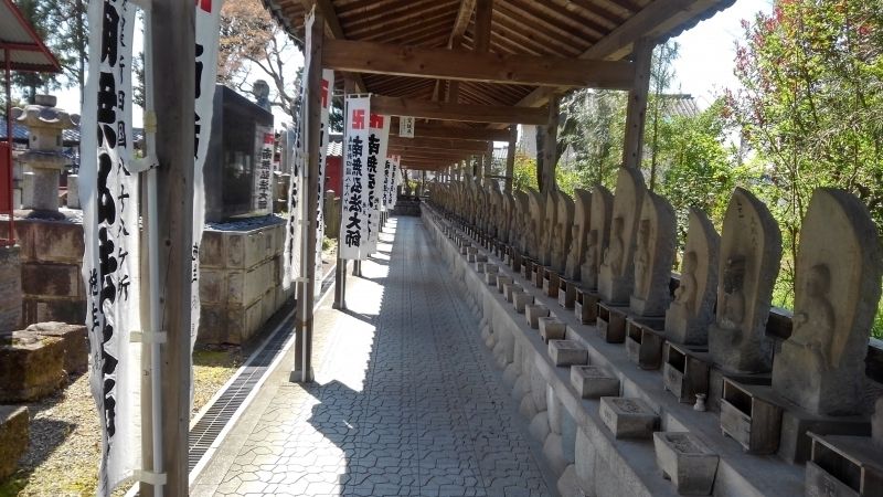 Gifu Private Tour - you can also see many small stone Buddha statues