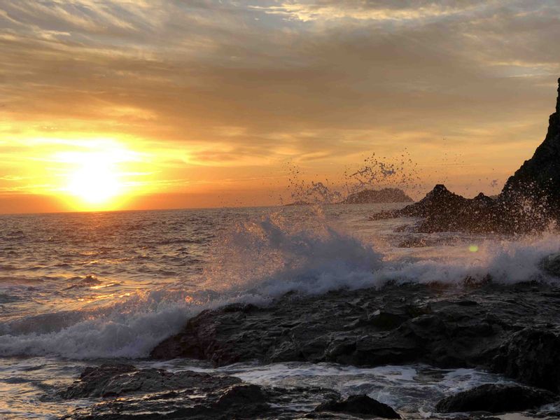 Kumano Private Tour - Rising sun at the rock coast in Katuura town.