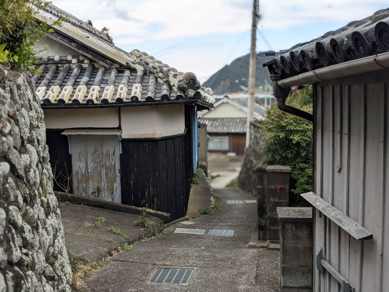 Wakayama Private Tour - An alley in Mio. The very first person who migrated to Canada from Wakayama was from Mio.