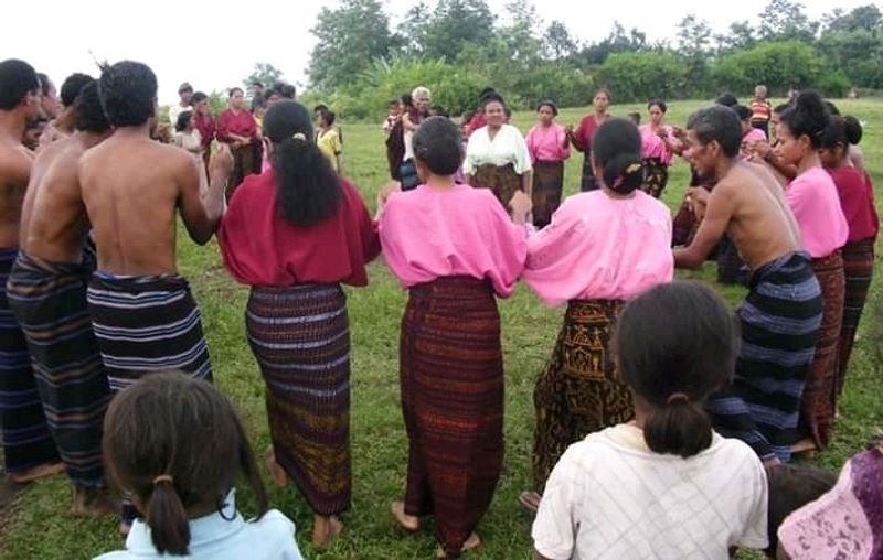East Nusa Tenggara Private Tour - Tiwusora: traditional dance.