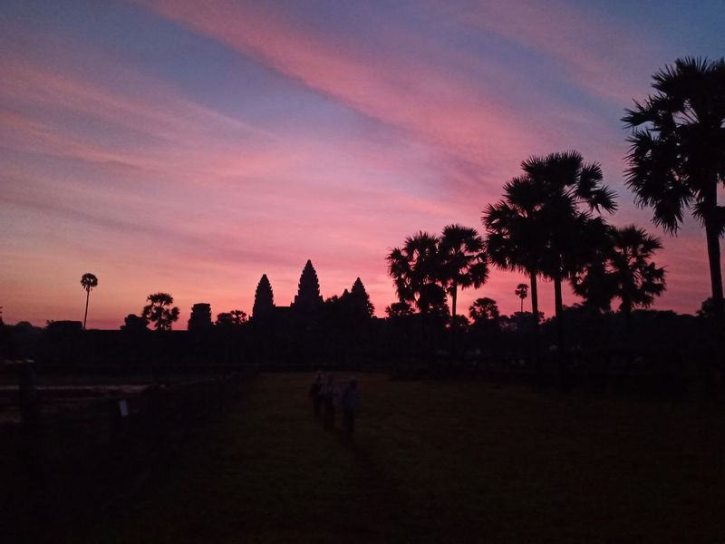 Siem Reap Private Tour - Sunrise View at Angkor Wat