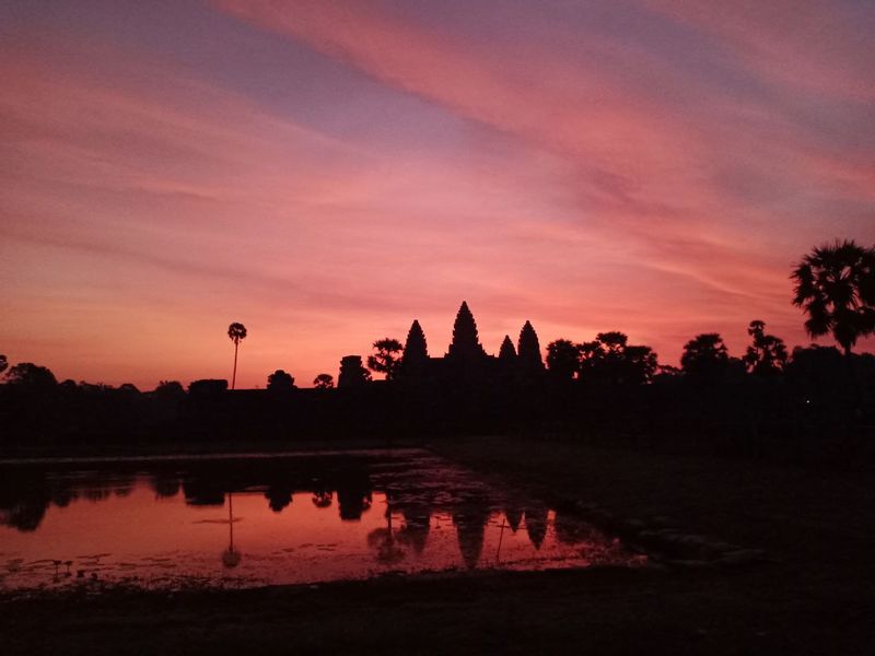 Siem Reap Private Tour - Sunrise View at Angkor Wat