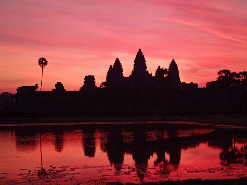 Siem Reap Private Tour - Sunrise View at Angkor Wat