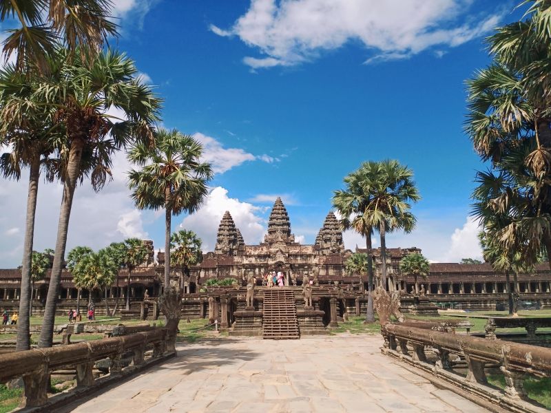 Siem Reap Private Tour - View of the causeway of Angkor Wat