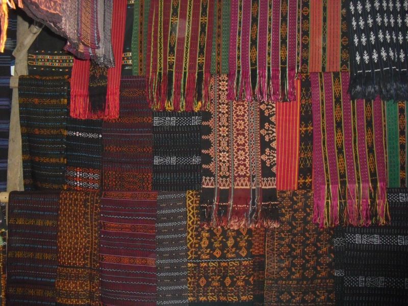 East Nusa Tenggara Private Tour - 10. The Original Lio-Flores woven fabrics that is often sold in Kelimutu