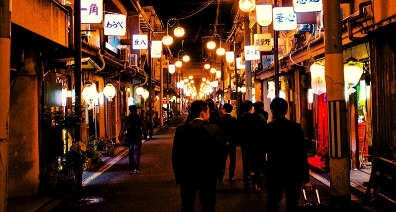 Osaka Private Tour - Experience hopping from 5 different eateries on this award winning tour that takes you way off the tourist trail. 