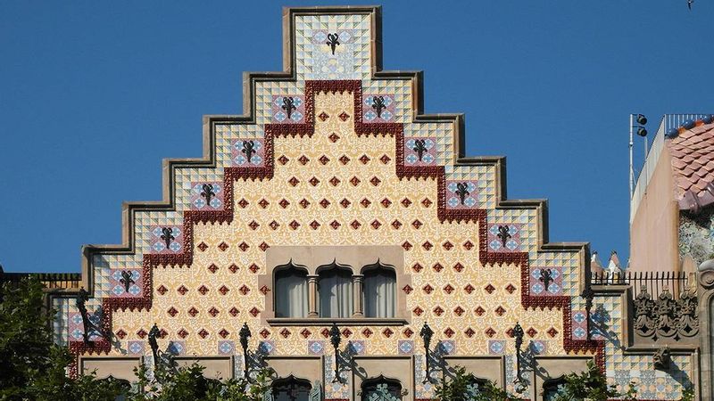 Barcelona Private Tour - Casa Atmaller