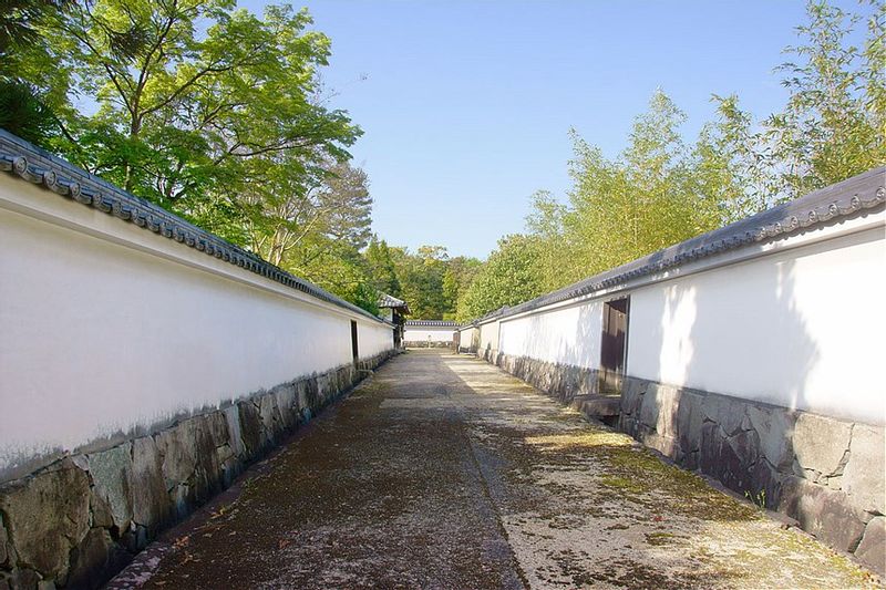 Himeji Private Tour - Koko-en garden. You might meet Samurai or Ninjya here.