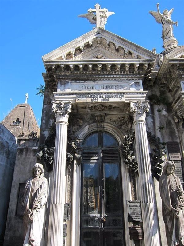 Buenos Aires Private Tour - Recoleta’s cemetery: the 3rd most beautiful one in the world and where Eva Perón is buried