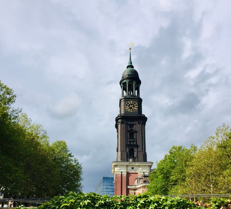 Hamburg Private Tour - Tour with Jutta St. Michaelis church