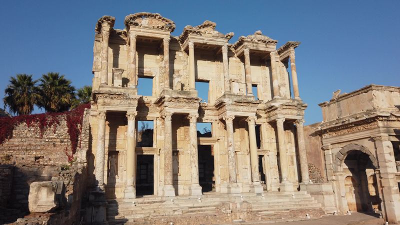 Ephesus Private Tour - The Celsus Library in Ephesus 