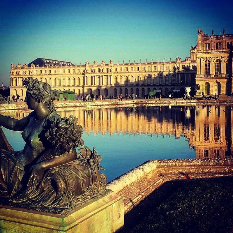 Paris Private Tour - You will discover one of the most somptuous and with its 2300 rooms also biggest palaces in Europe.