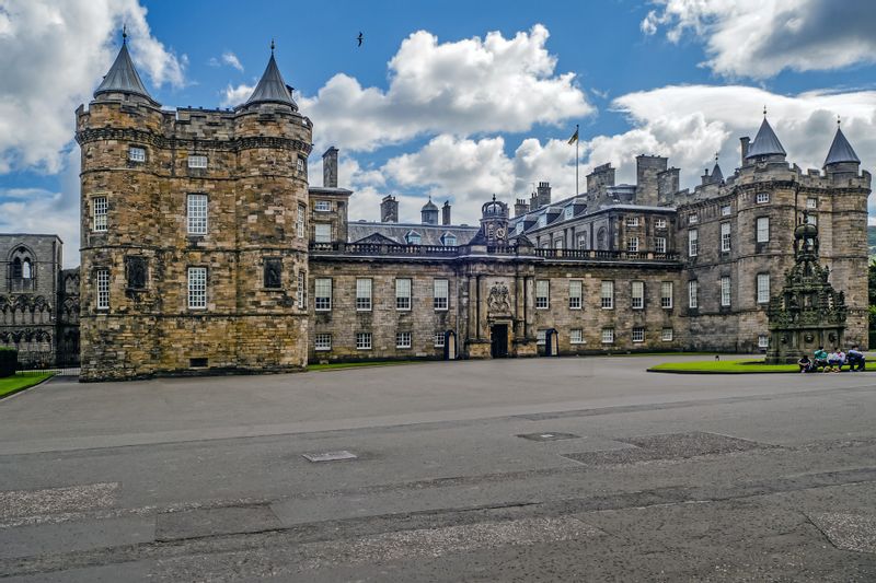 Edinburgh Private Tour - Holyrood Palace - our destination