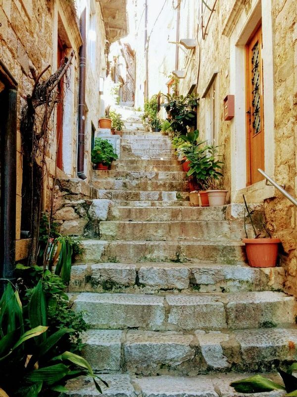 Dubrovnik Private Tour - Charming streets of Old town / Les charmantes rues de la vieille ville